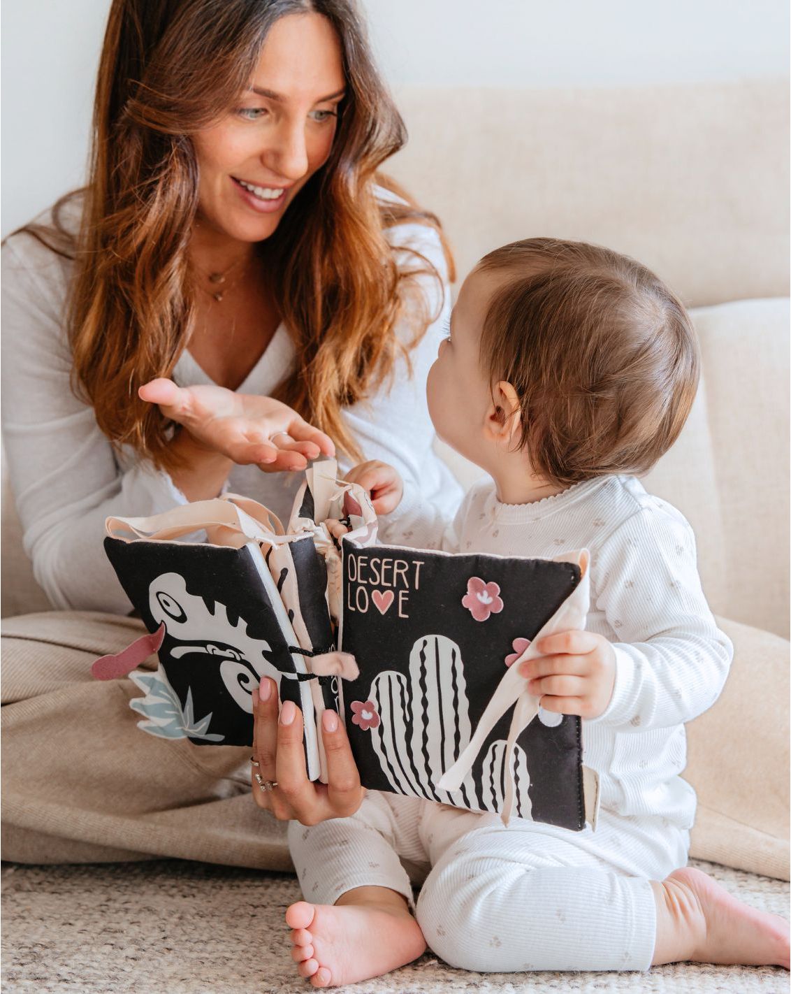 ספר פעילות רך לתינוק - ורוד