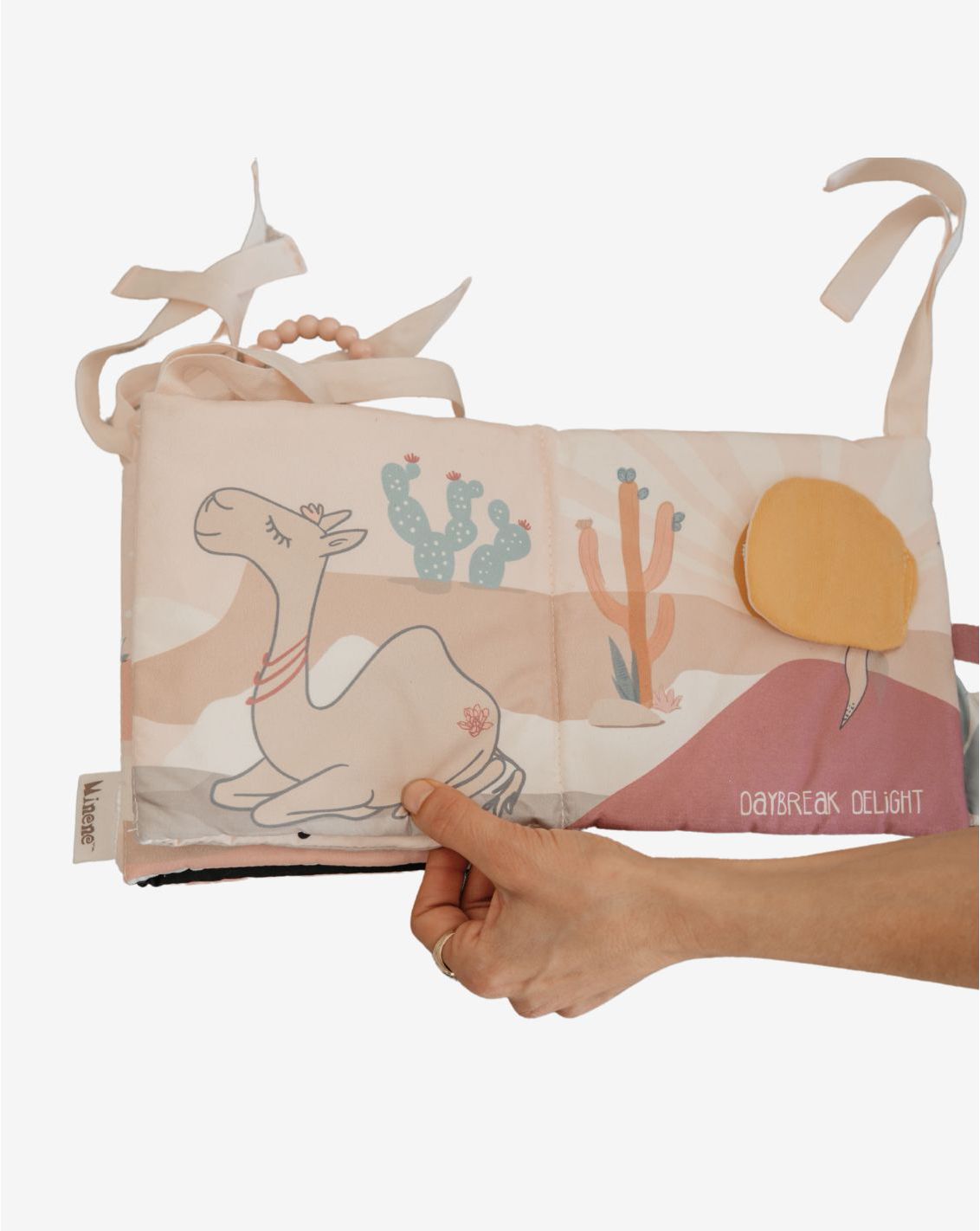 ספר פעילות רך לתינוק - ורוד